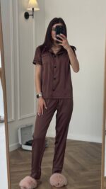 Шовк трійка короткий рукав каштановий чорний кант