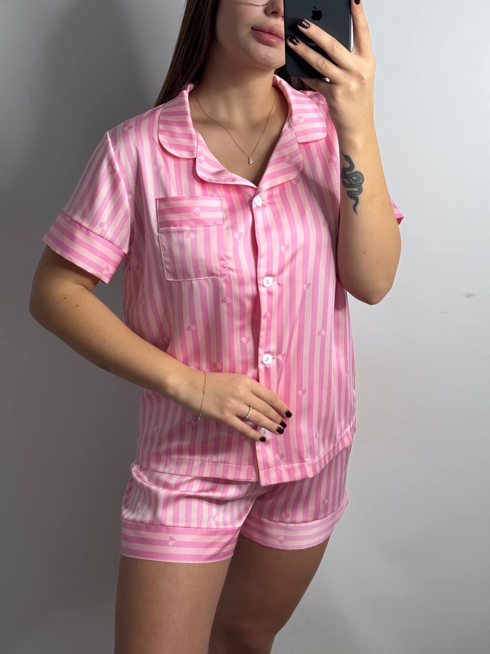 aee9cffe-30cc-4aeb-80ea-0304b991ce67 Сатин одиничка (Рубашка з кортким рукавом та шорти) рож.смужка в сердечко - Зображення 1