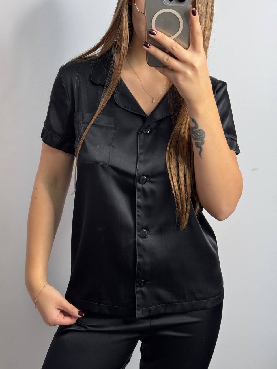 cecfa462-513b-4413-8876-39349bb33edd Шовк трійка короткий рукав Чорний білий кант - Зображення 1