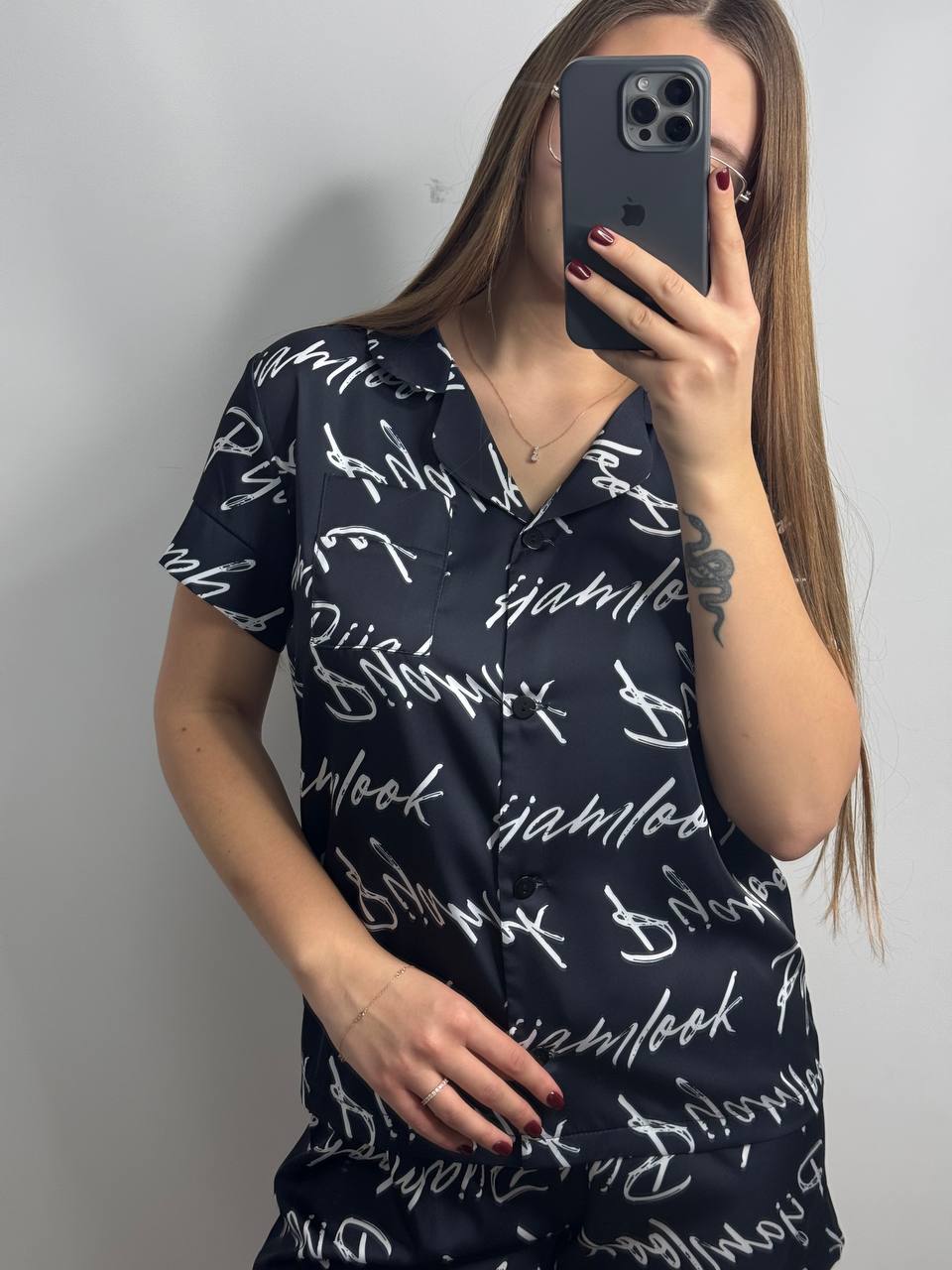 fb5c77a3-654f-4801-bf10-70fab8b25b69 Сатин одиничка (Рубашка з кортким рукавом та шорти) Pijamlook - Зображення 1