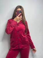 Плюшева піжама на ґудзиках вишнева з чорним кантом - Зображення 2