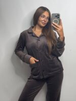 Піжама з плюшу на ґудзиках з кишенями, шоколадна з чорним кантом - Зображення 2