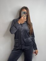 Піжама з плюшу на ґудзиках з кишенями, глибокий графіт з чорним кантом - Зображення 2