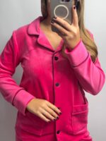 Піжама з плюшу на ґудзиках з кишенями, малинова з чорним кантом - Зображення 2