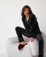 Плюшева піжама на ґудзиках чорна з білим кантом - Зображення 11