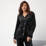 Плюшева піжама на ґудзиках чорна з білим кантом