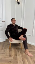 Плюшева чоловіча піжама на ґудзиках шоколадна - Зображення 3