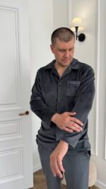 Плюшева чоловіча піжама на ґудзиках графіт - Зображення 4