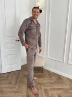 Плюшева чоловіча піжама на ґудзиках мокко - Зображення 4