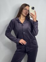 Піжама з плюшу на ґудзиках з кишенями, баклажанова з чорним кантом