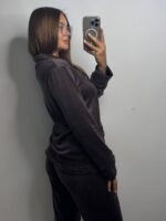 Піжама з плюшу на ґудзиках з кишенями, шоколадний з чорним кантом - Зображення 2