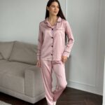 Шовк трійка довгий рукав пудра чорний кант