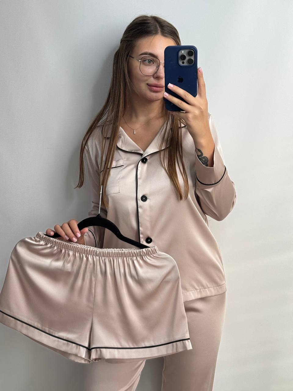 photo_2025-11-28_11-33-49 Шовк трійка довгий рукав світлий беж чорний кант - Зображення 1