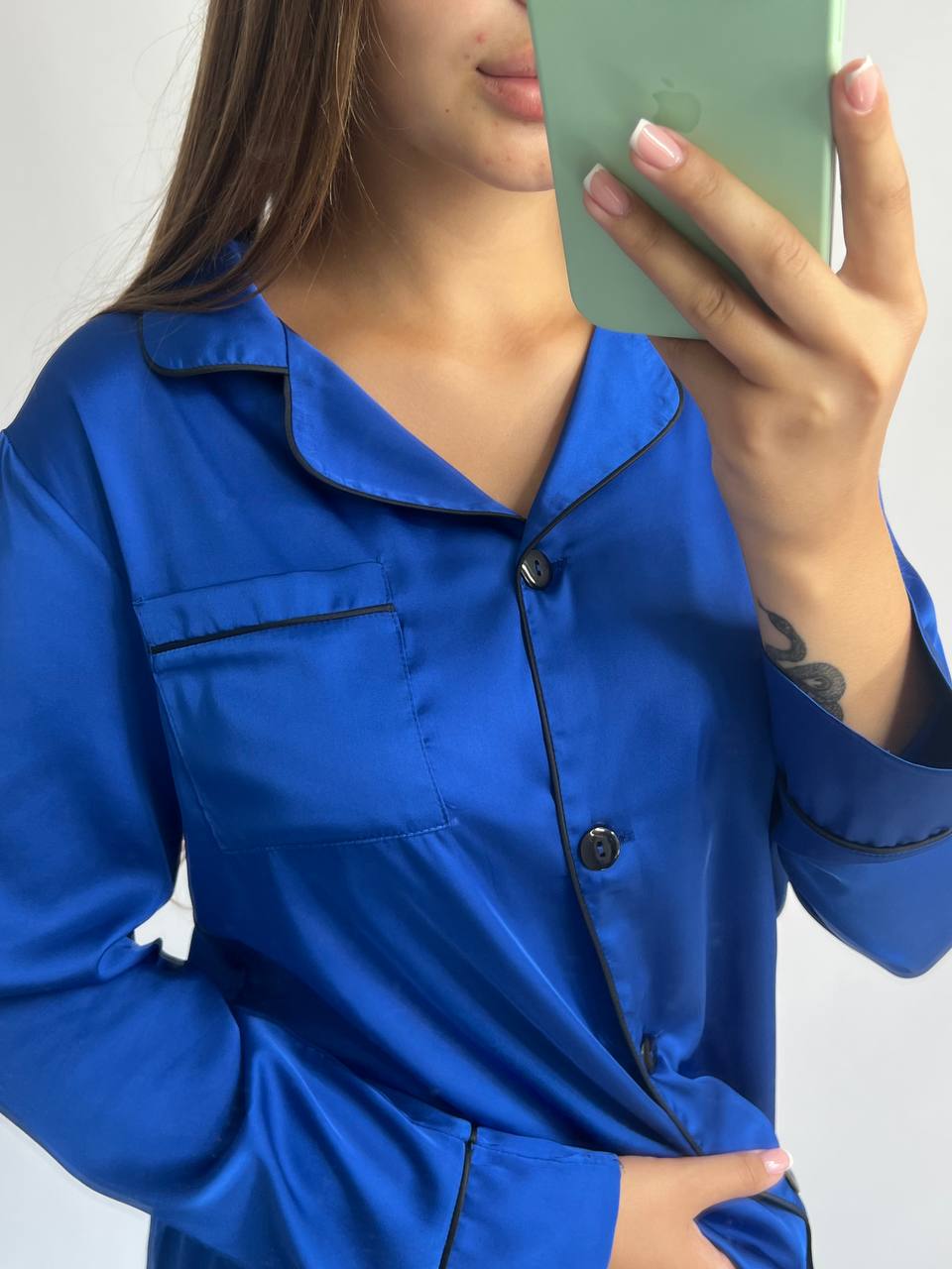 photo_2025-11-28_12-24-33 Шовк трійка довгий рукав електрик білий кант - Зображення 1