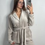 Костюм велюровий шаль бежевий чорний кант