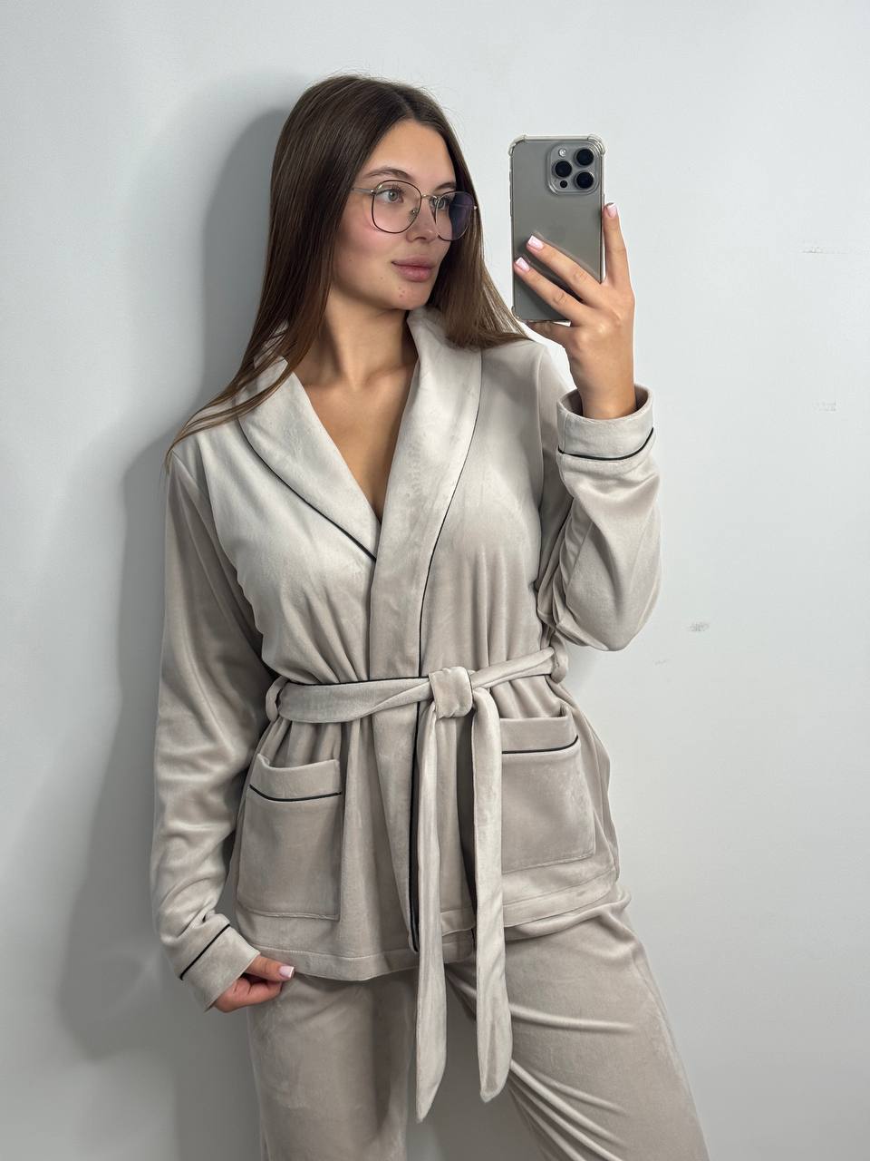 photo_2025-12-01_16-24-11 Костюм велюровий шаль бежевий чорний кант - Зображення 1