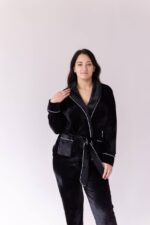 Костюм велюровий шаль чорний білий кант - Зображення 2