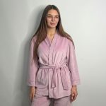 Вишуканий домашній костюм на запах пудра 2