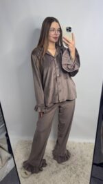 Плюшевий домашній костюм з рюшою мокко - Зображення 9