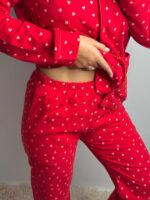 Домашній костюм у тканині фланель в червоний в сердечко - Зображення 4