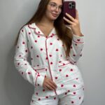 Домашній костюм у тканині фланель в червоні серця червоний кант