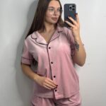 Домашній велюровий костюм сорочка на ґудзиках і шорти пудра чорний кант