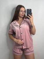 Домашній велюровий костюм сорочка на ґудзиках і шорти пудра чорний кант