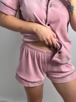 Домашній велюровий костюм сорочка на ґудзиках і шорти пудра чорний кант - Зображення 4