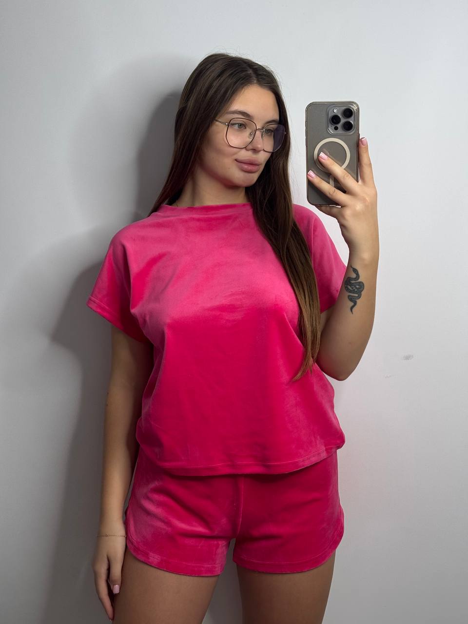 photo_2025-12-10_21-14-24 Плюшева піжама двійка | Футболка | Шорти малиновий - Зображення 1