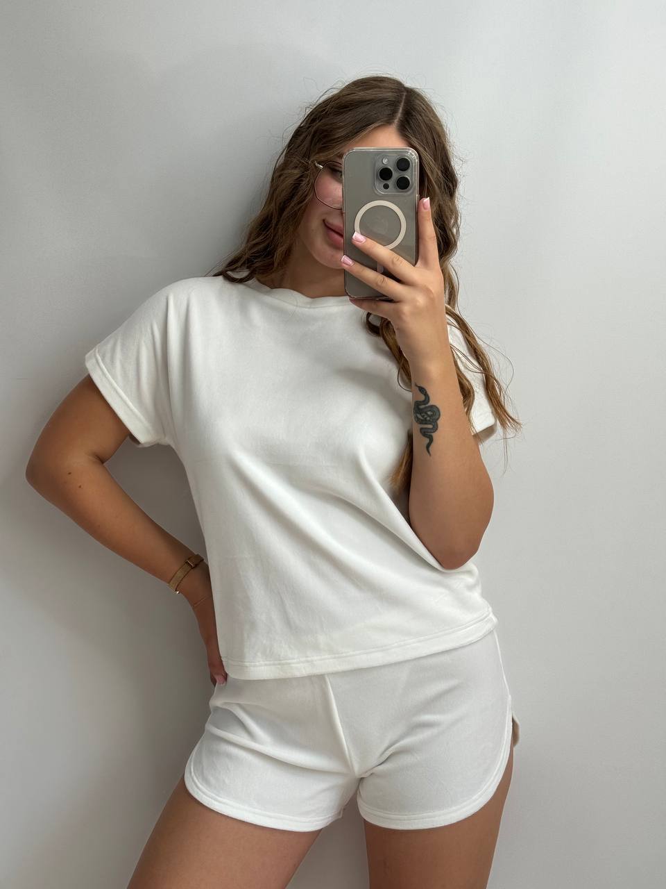 photo_2025-12-10_21-33-35 Плюшева піжама двійка | Футболка | Шорти молочний - Зображення 1