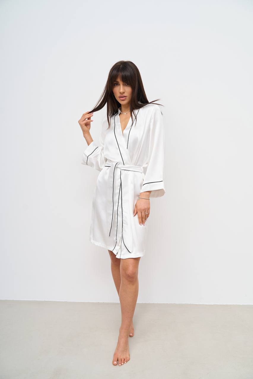 photo_2025-12-12_15-42-50 Стильний шовковий халат айворі чорний кант - Зображення 1