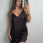 Нічна сорочка з ніжної шовкової тканини брауні