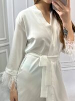 Шовковий халат з пір'ям на рукавах айворі - Зображення 9