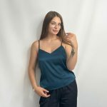 Базова майка у тканині шовк смарагд