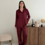 Оновлений шовк трійка довгий рукав бордовий чорний кант